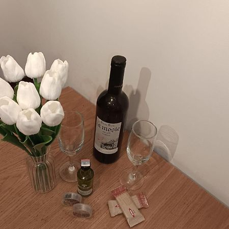 Apartament Regim Hotelier Elis Braşov Esterno foto
