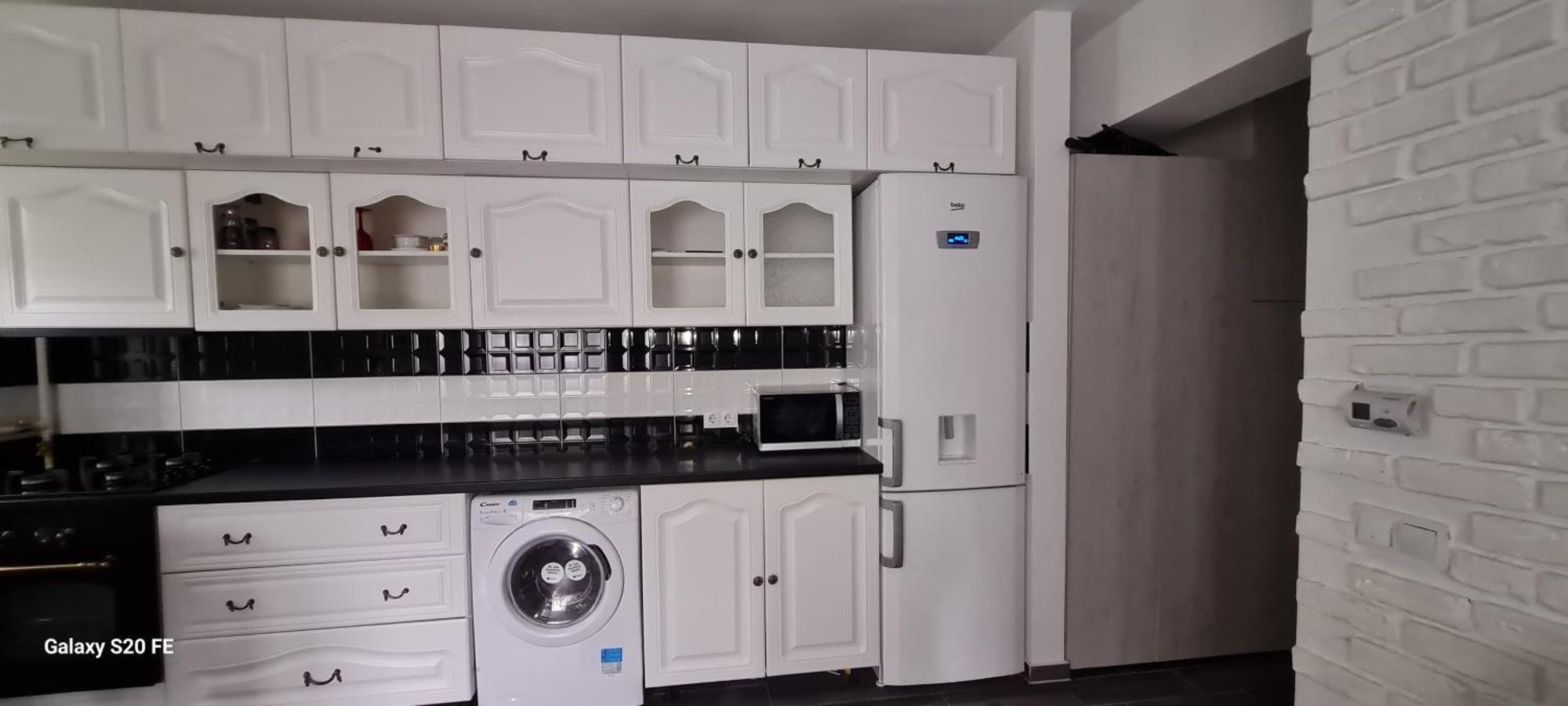 Apartament Regim Hotelier Elis Braşov Esterno foto