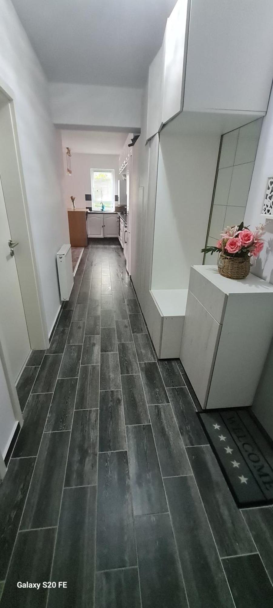 Apartament Regim Hotelier Elis Braşov Esterno foto